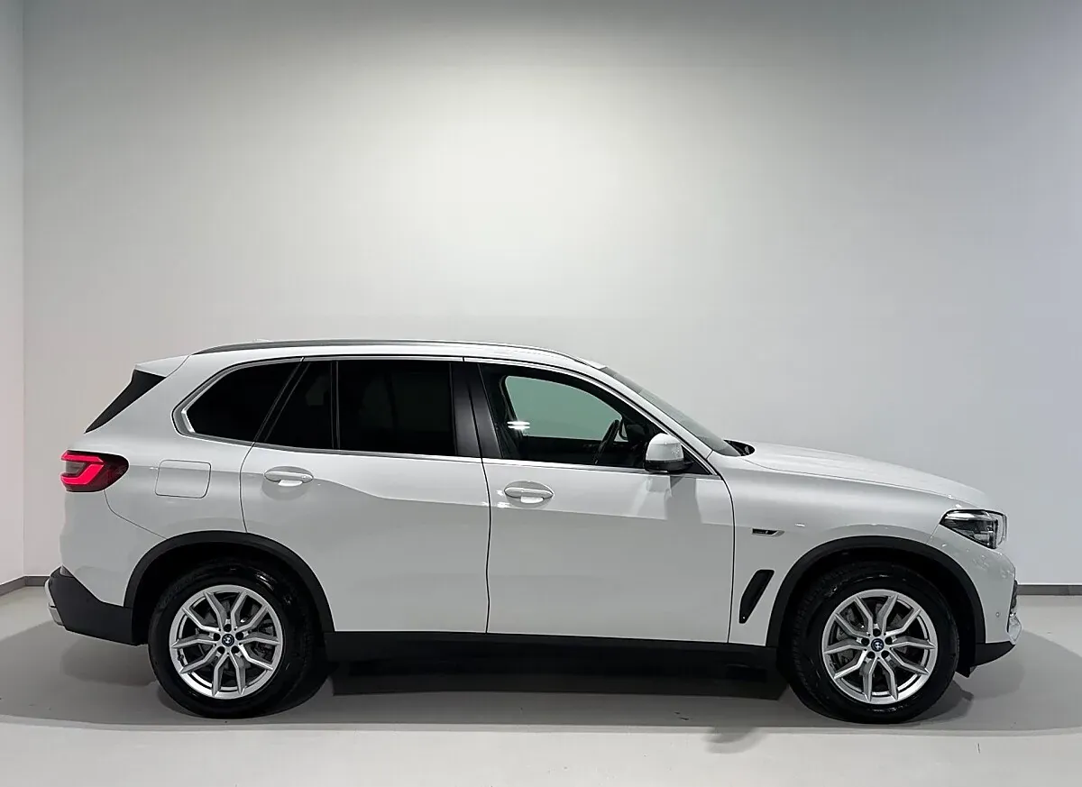 BMW X5 2021 photo 2