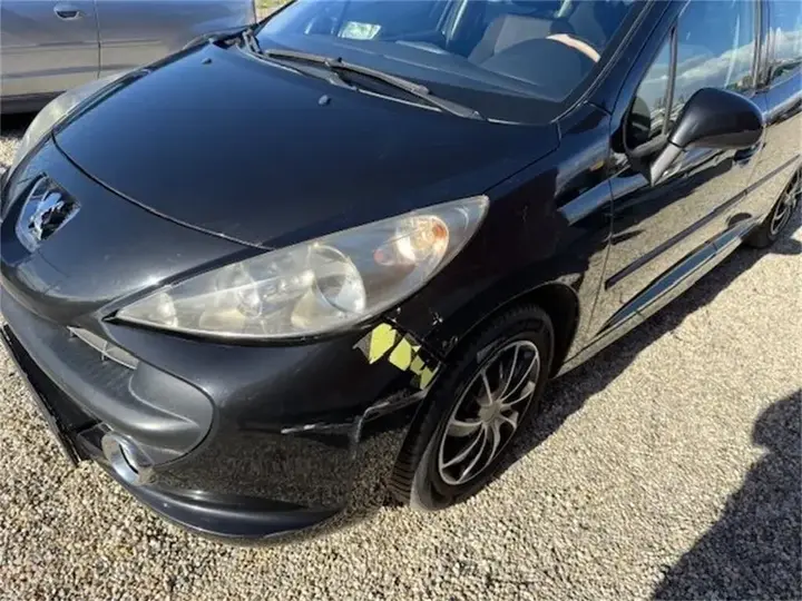 Peugeot 207 2008 photo 2