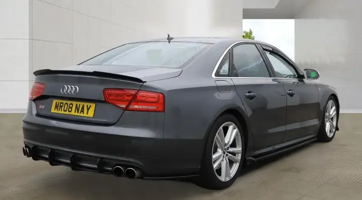 Audi S8 2012 photo 5