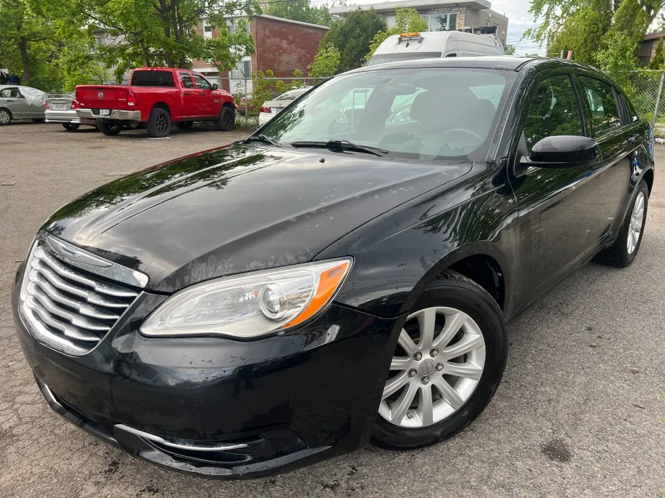 Chrysler 200 2013 photo 2