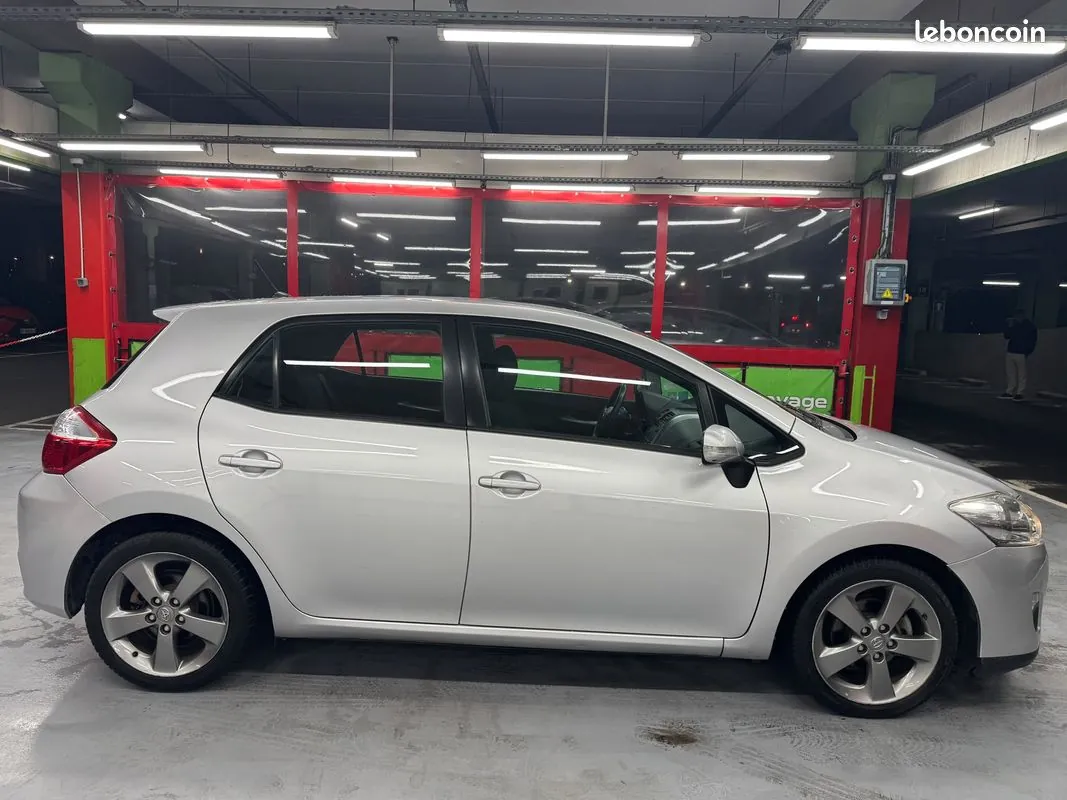 Toyota Auris 2012 photo 4