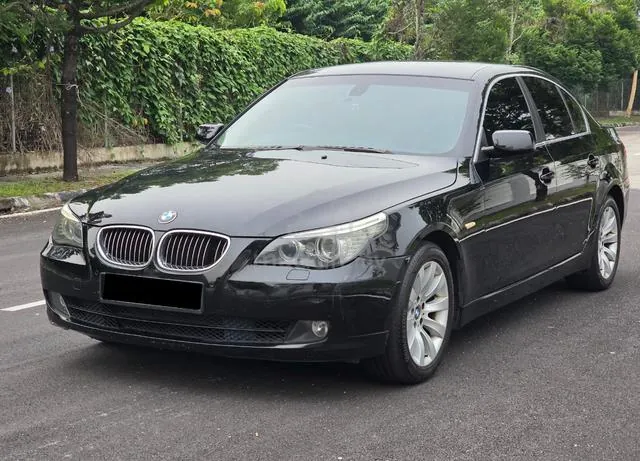 BMW 523I