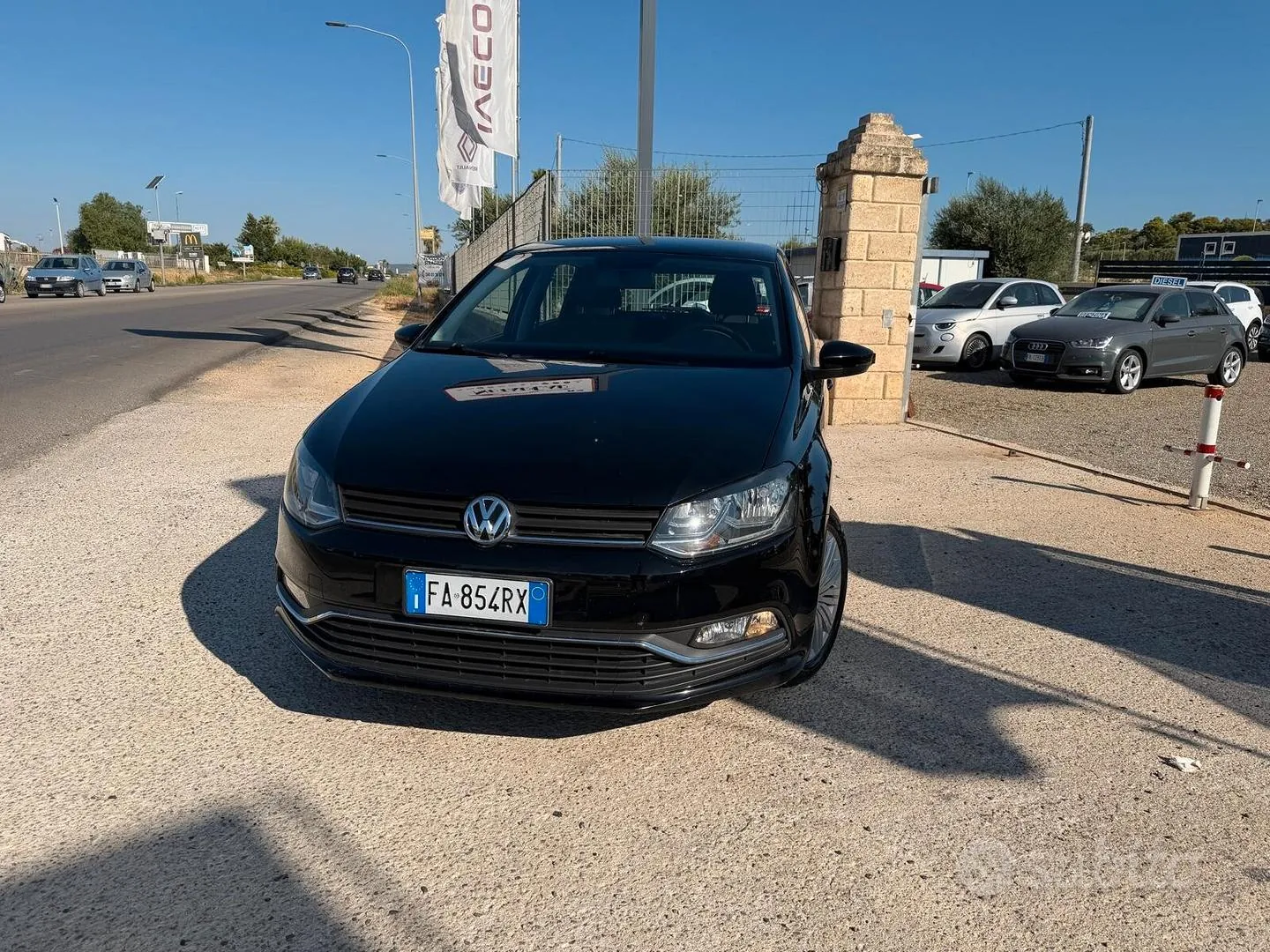 Volkswagen Polo 2015 photo 2