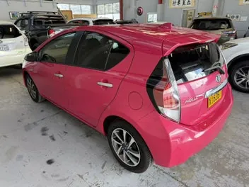 Toyota Aqua 2017 photo 5