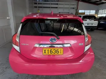 Toyota Aqua 2017 photo 4