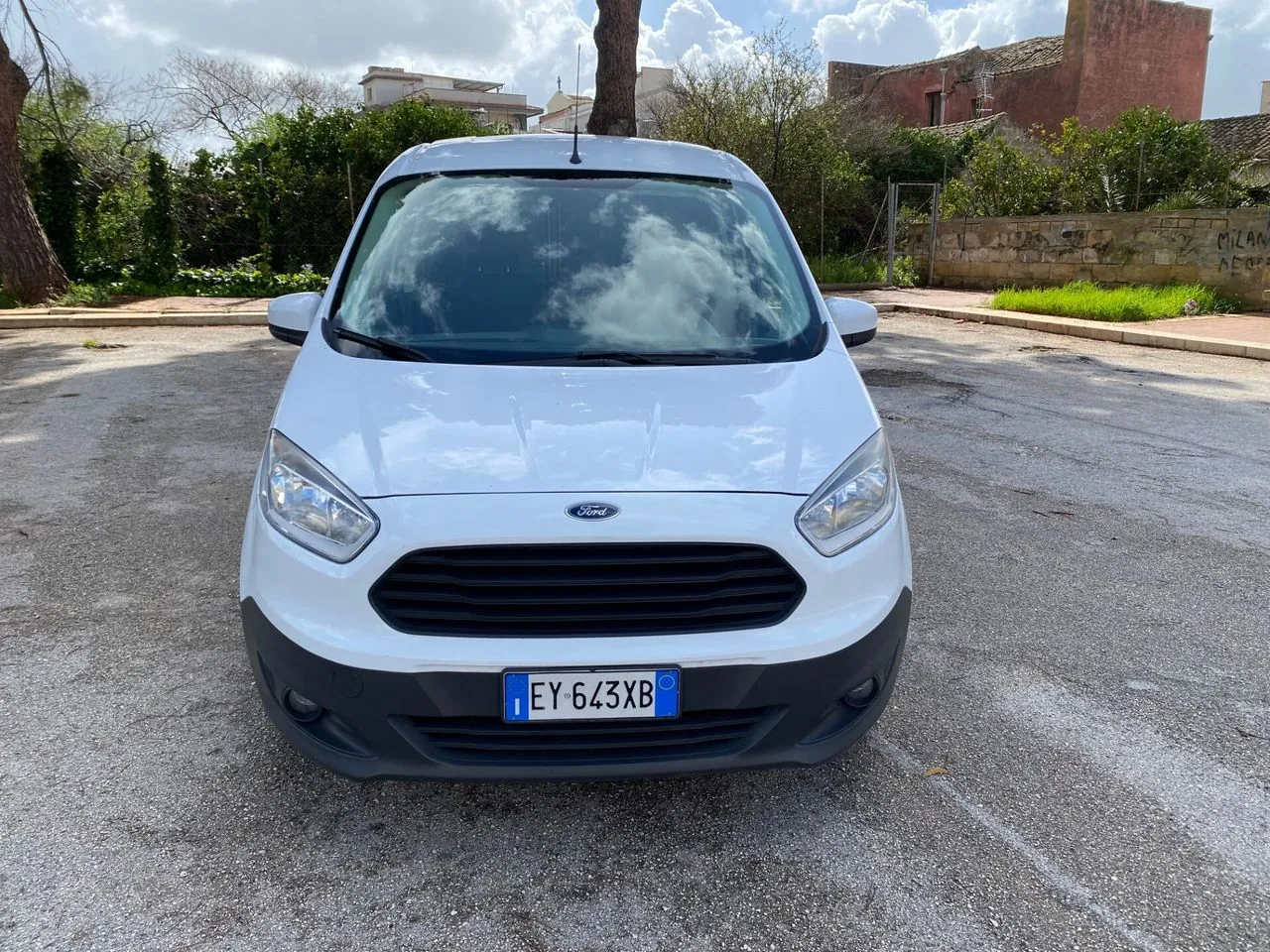Ford Tourneo Courier 2015 photo 2