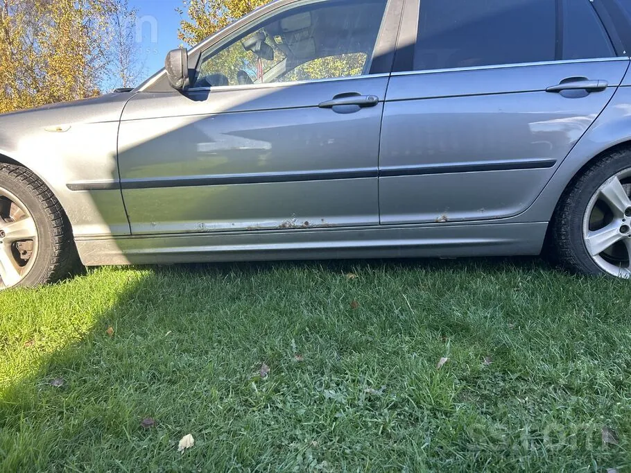 BMW 330 2003 photo 2