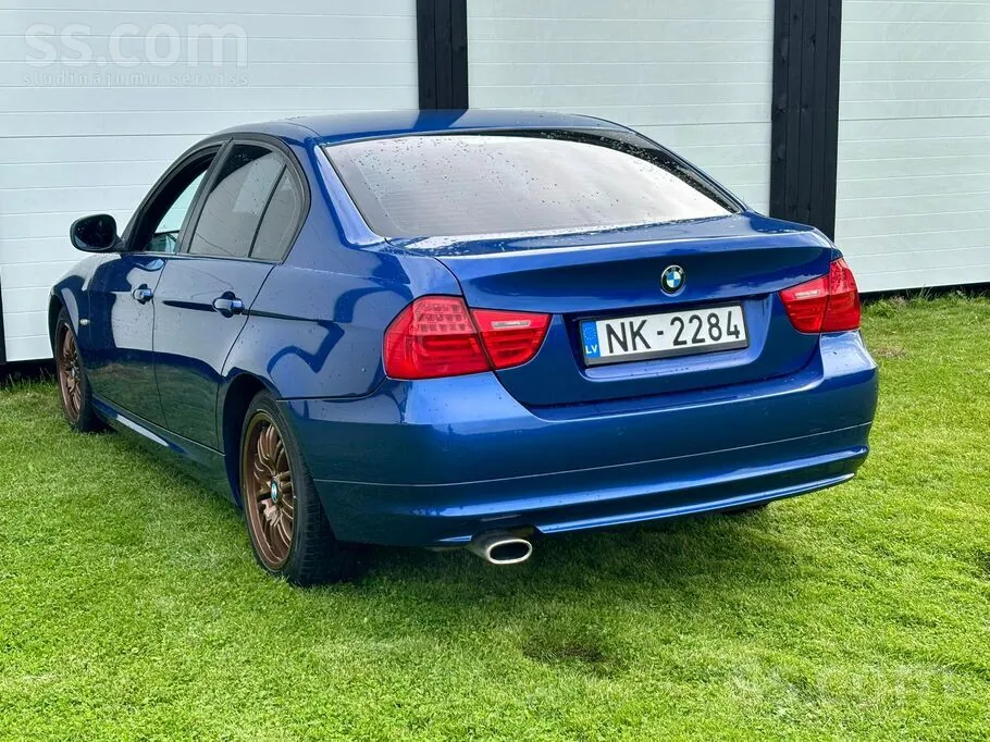 BMW 318 2008 photo 3