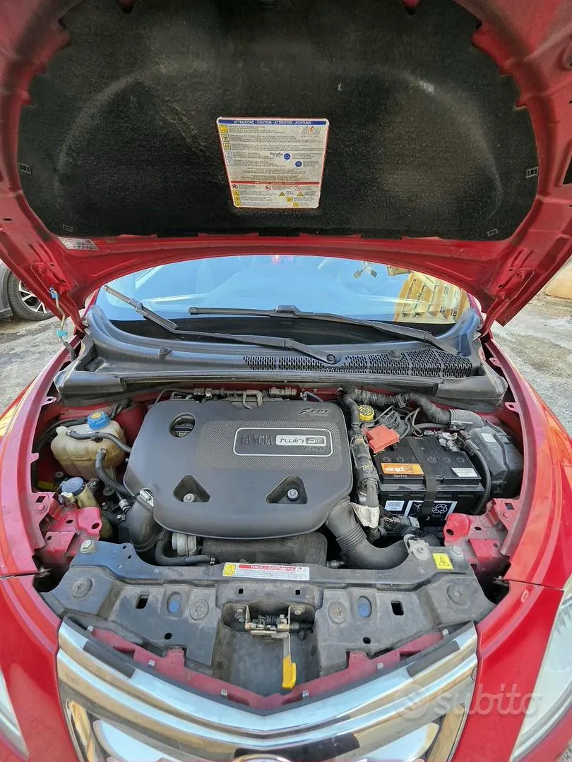 Lancia Ypsilon 2013 photo 2