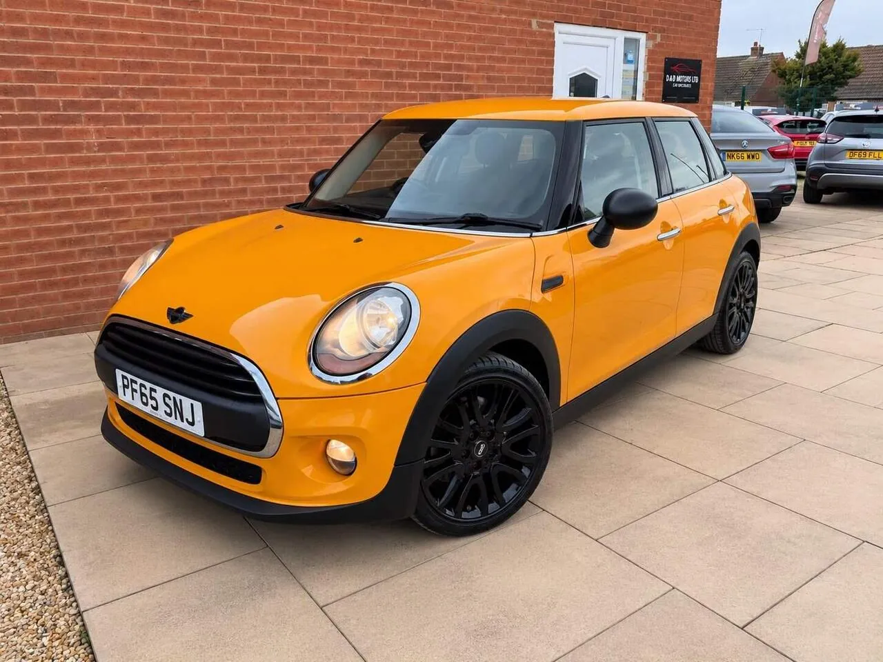 Mini One 2015 photo 3
