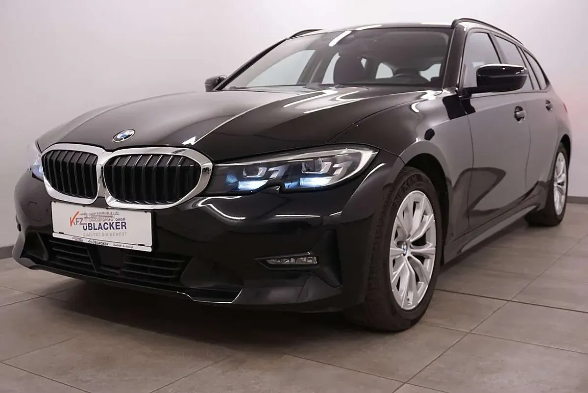 BMW 3 Series 2022 photo 3