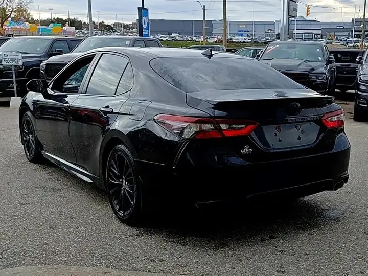 Toyota Camry 2022 photo 5
