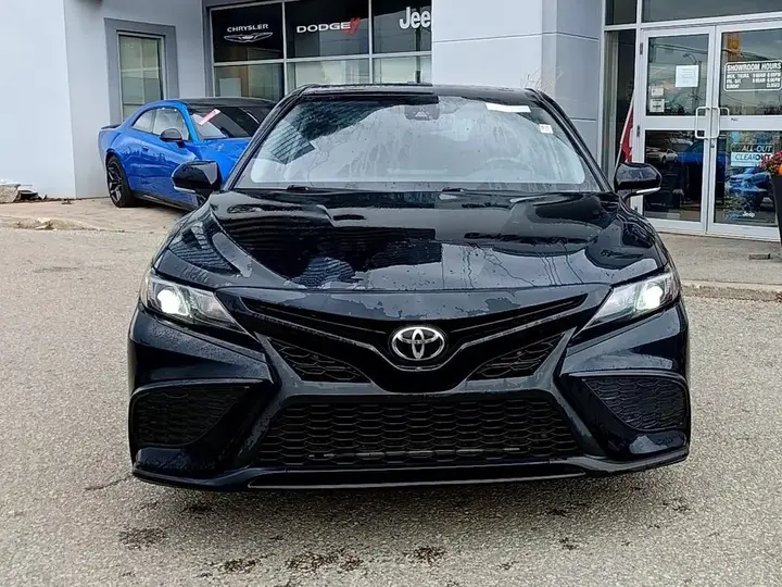 Toyota Camry 2022 photo 3