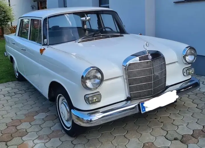 Mercedes-Benz 190