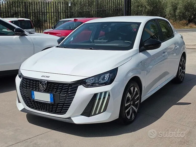 Peugeot 208 2024 photo 2