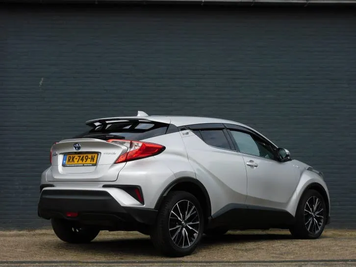 Toyota C-Hr 2017 photo 3