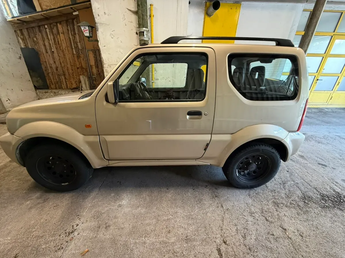 Suzuki Jimny 2009 photo 2