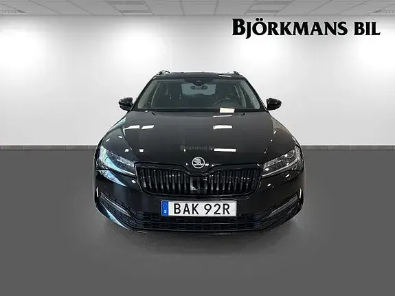 Skoda Superb 2022 photo 2