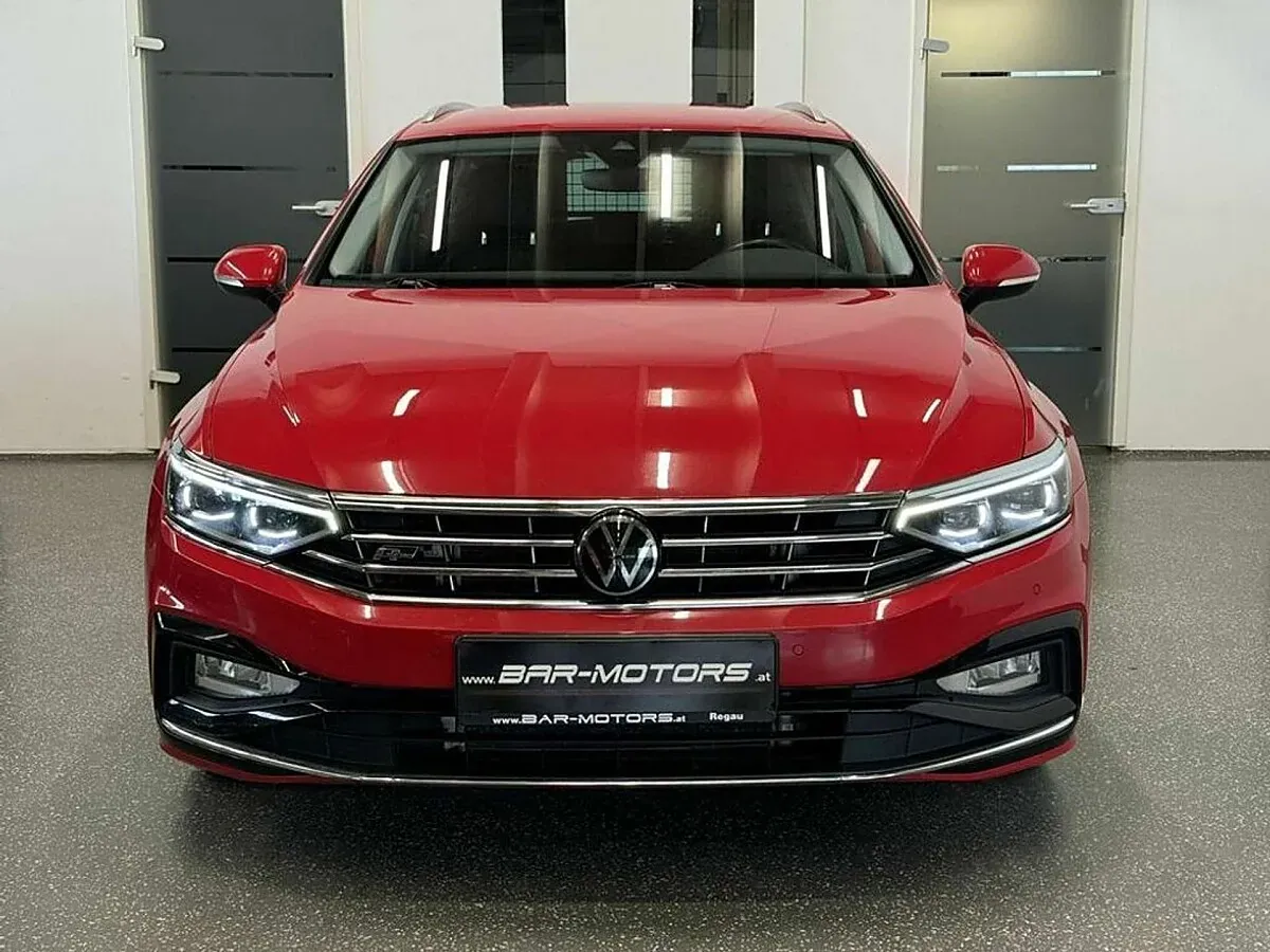 Volkswagen Passat 2022 photo 2