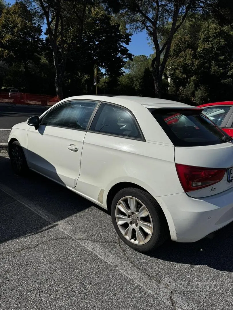 Audi A1 2011 photo 3