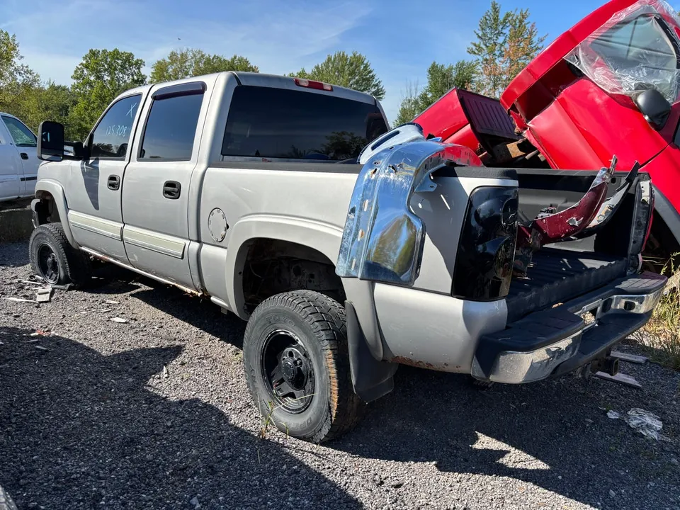 Chevrolet Silverado 1500 2005 photo 2