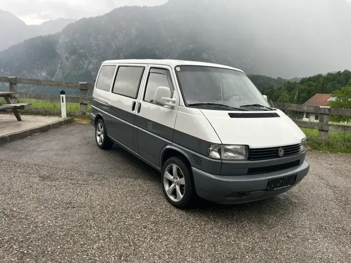 Volkswagen T4 1998 photo 3