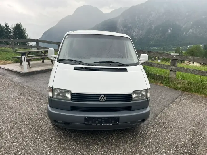 Volkswagen T4 1998 photo 2