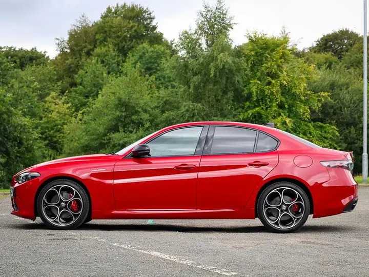 Alfa Romeo Giulia 2026 photo 4
