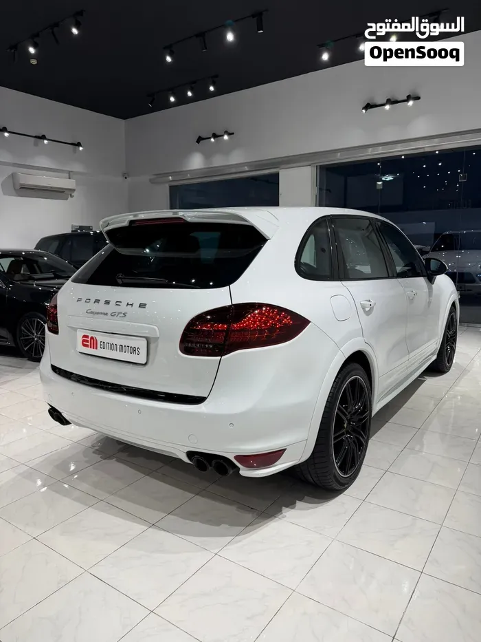 Porsche Cayenne 2014 photo 2