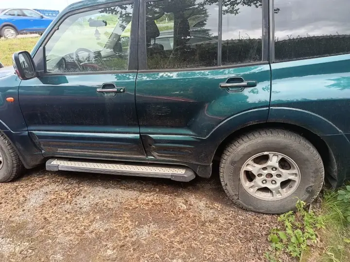 Mitsubishi Pajero 2000 photo 2