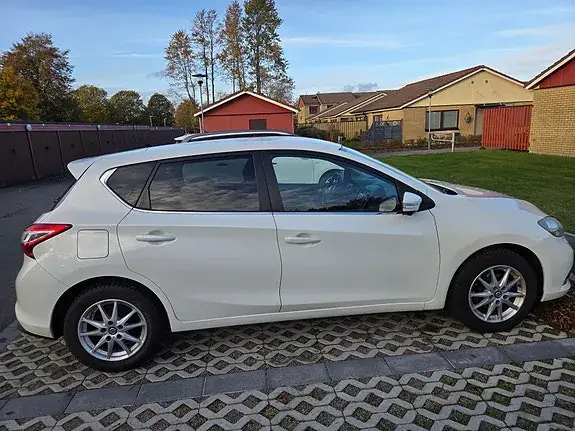 Nissan Pulsar 2014 photo 4