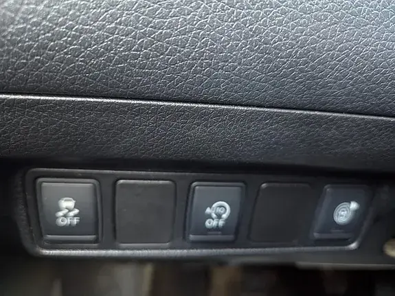Nissan Pulsar 2014 photo 3