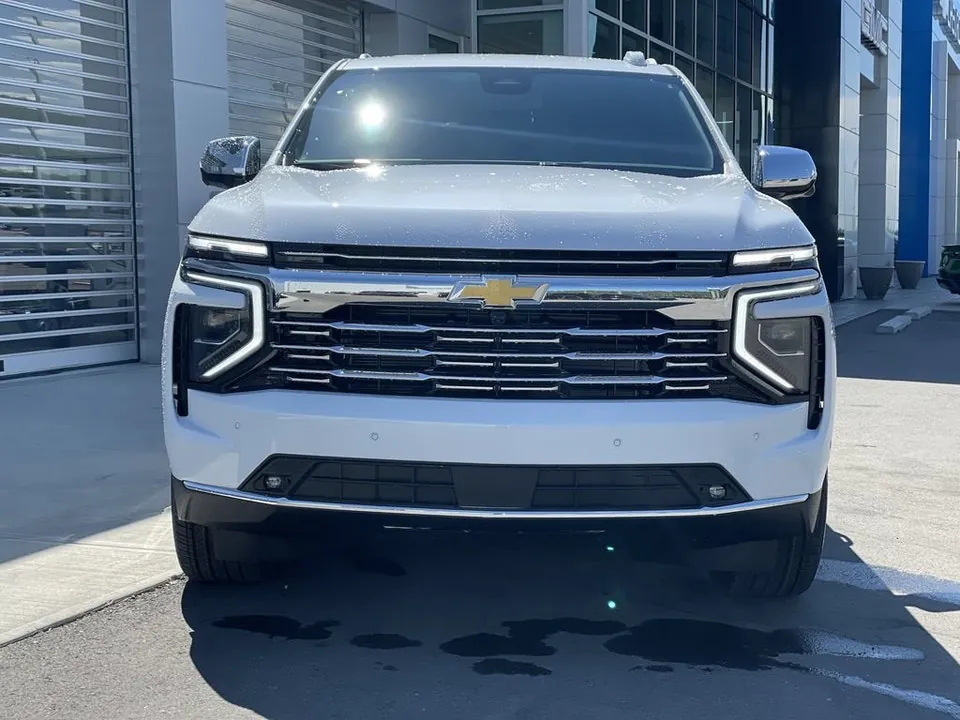 Chevrolet Suburban 2026 photo 2