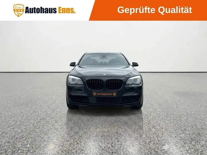 BMW 7 Series 2014 photo 2