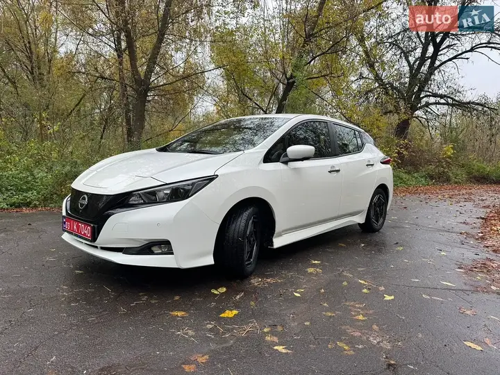 Nissan Leaf 2023 photo 3