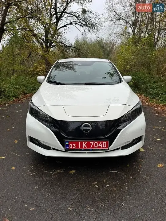 Nissan Leaf 2023 photo 2