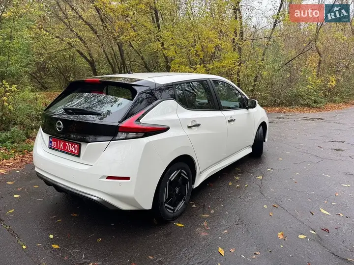 Nissan Leaf 2023 photo 5