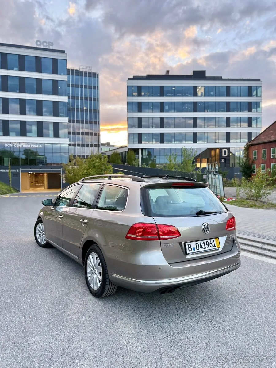 Volkswagen Passat 2012 photo 4