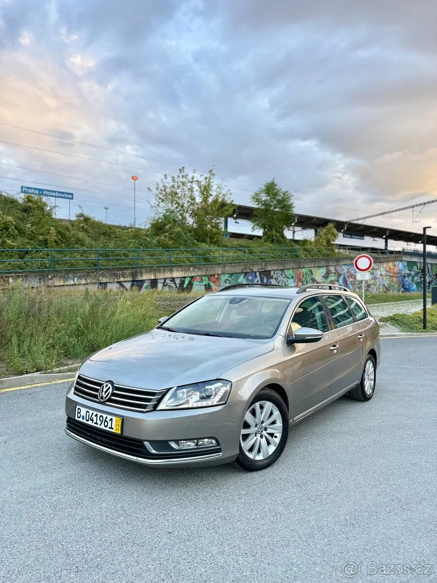 Volkswagen Passat 2012 photo 3