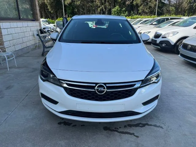 Opel Astra 2019 photo 2