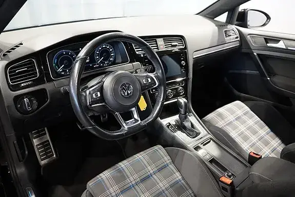 Volkswagen Golf I 2020 photo 5