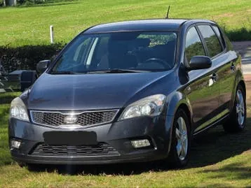 Kia Ceed 2012 photo 2