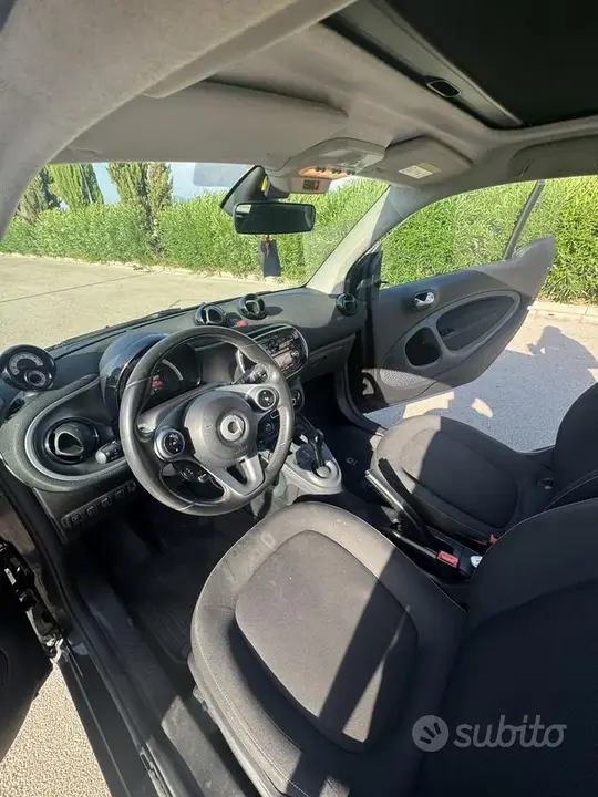 Smart Fortwo 2017 photo 2