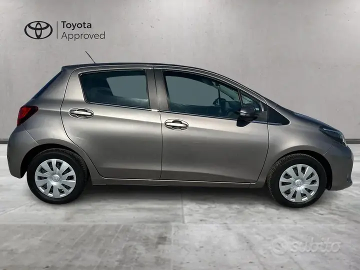 Toyota Yaris 2015 photo 4