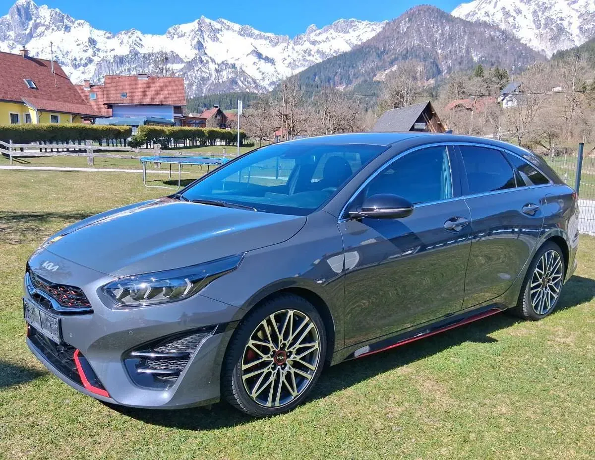 Kia Proceed