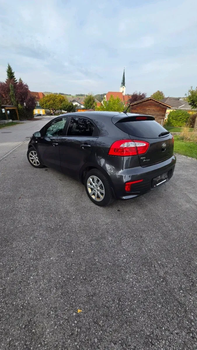 Kia Rio 2015 photo 2