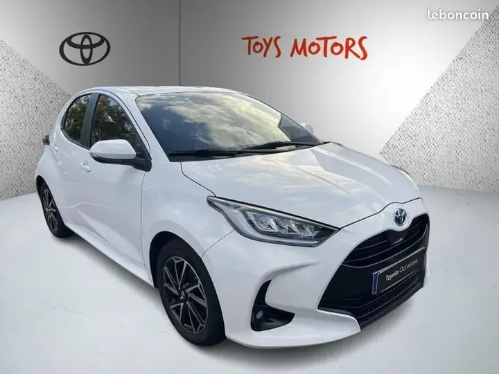 Toyota Yaris 2023 photo 3