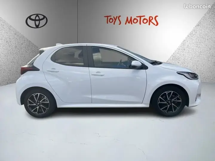 Toyota Yaris 2023 photo 4