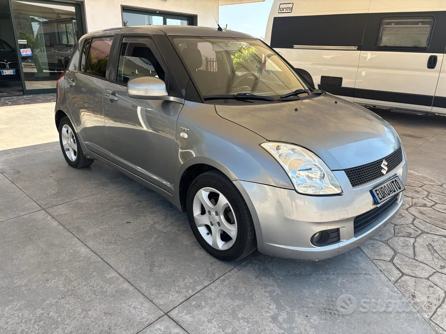 Suzuki Swift 2006 photo 3