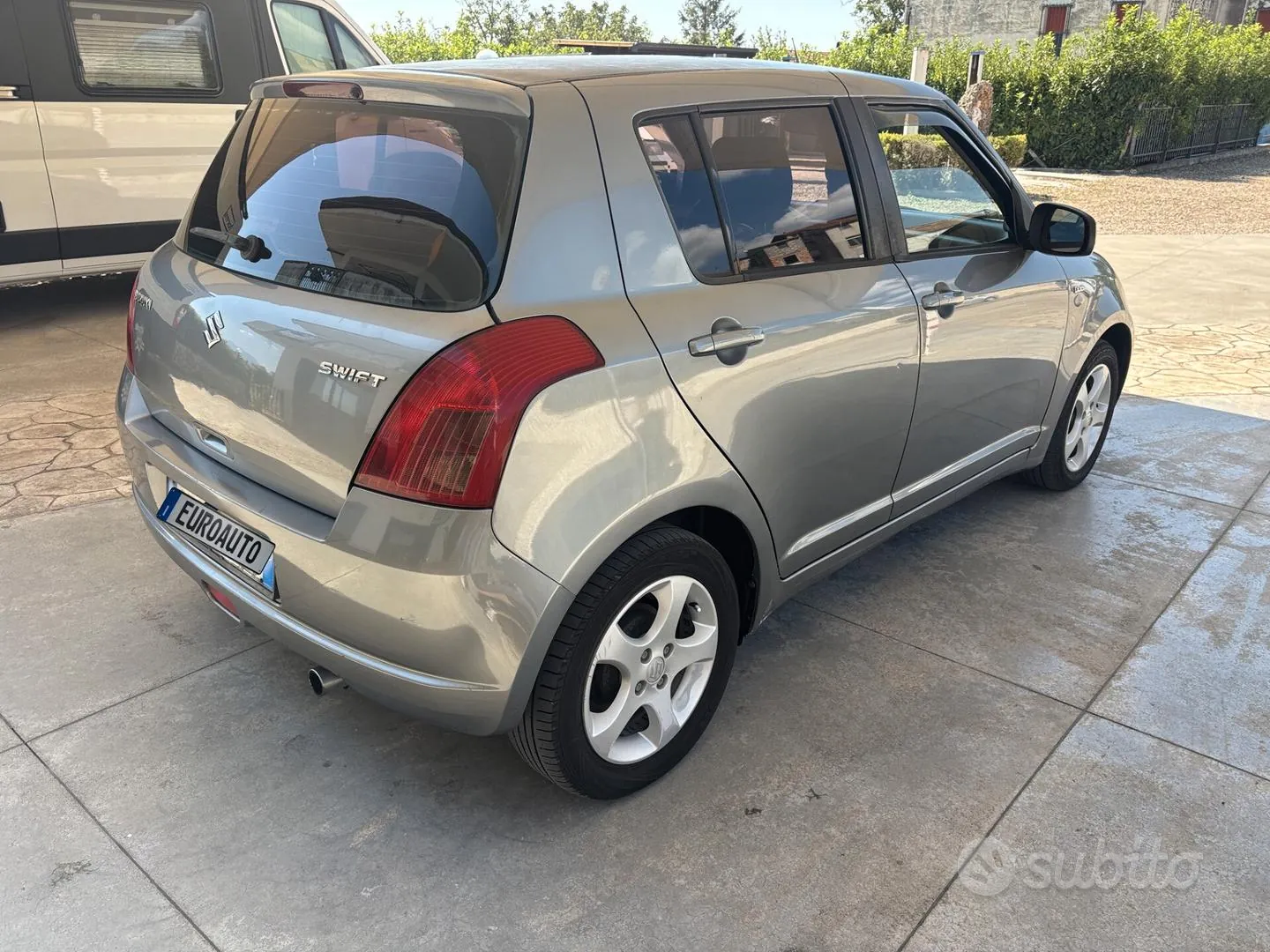 Suzuki Swift 2006 photo 5
